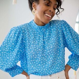 Rolla’s Stephanie Little Daisy Blouse – Blue Floral, Button-Back, Size S